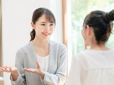 女性スタッフ